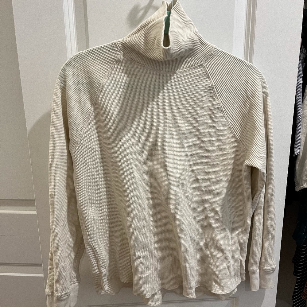 Everlane cream turtleneck